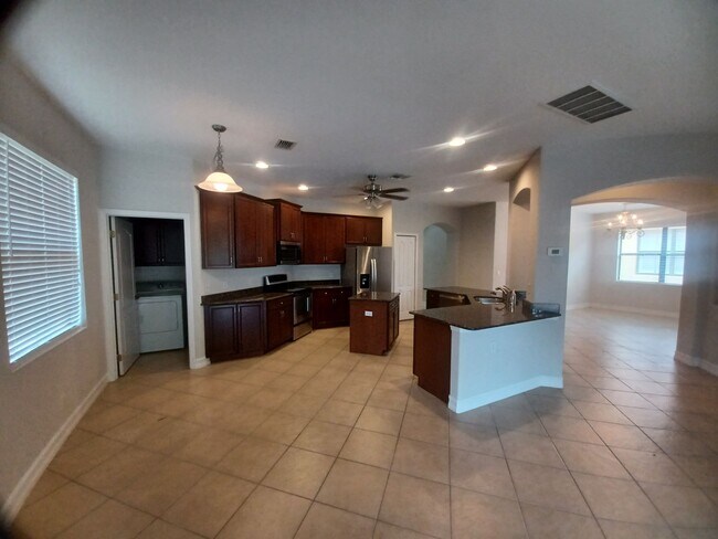 Building Photo - 12214 Country Day Cir