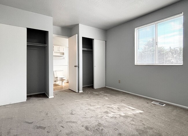 Building Photo - Cozy Home with New Paint & Flooring!