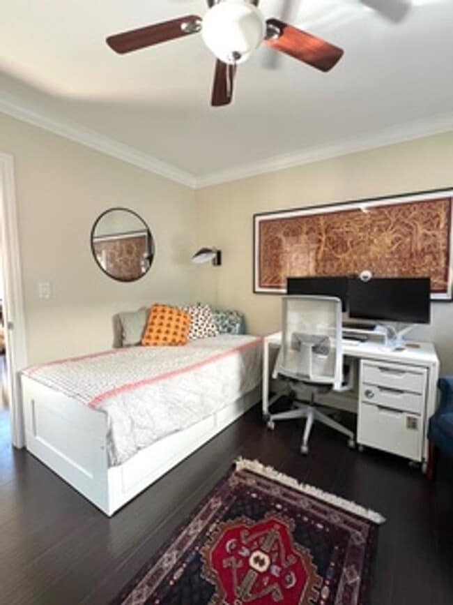 Building Photo - Charming Spanish 3 Bedroom Available!