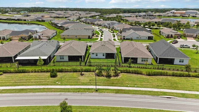 Building Photo - For Rent: Immaculate 3 Bed, 3 Bath + Flex ...
