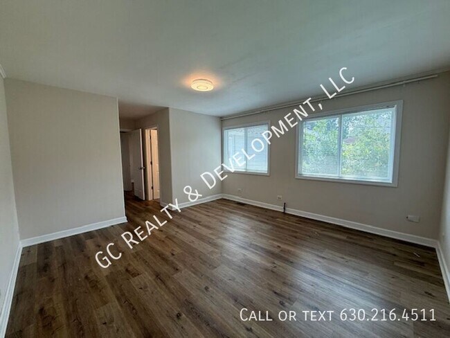 Building Photo - 318 S Hale St