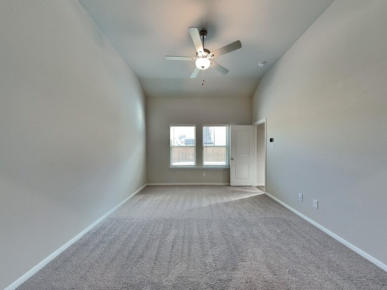 Building Photo - 427 Wydown Dr