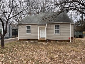 Building Photo - 606 Kingwood Dr