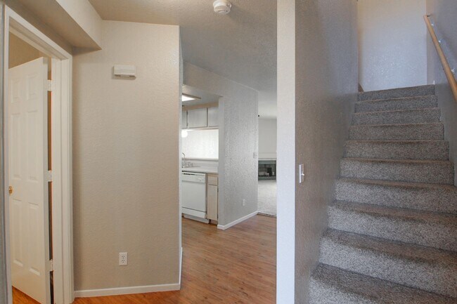 Building Photo - 1156 Weatherby Ct