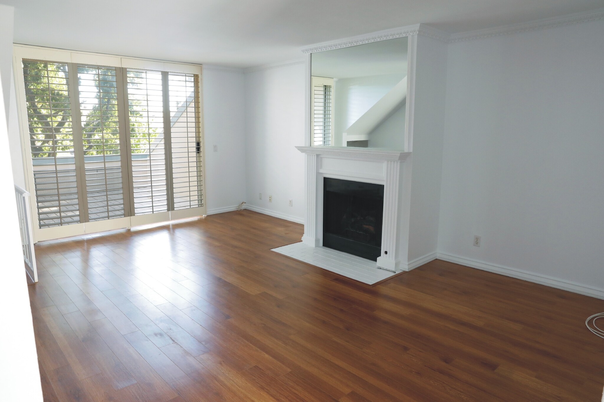 Building Photo - 9927 Independence Ave