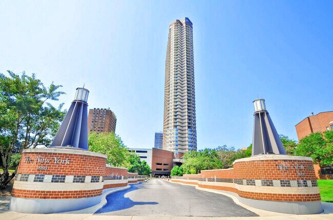 Primary Photo - 3660 N Lake Shore Dr