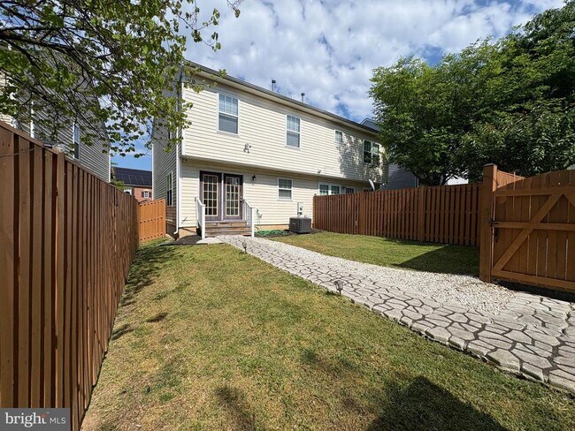 Building Photo - 4005 Blakney Ln SE