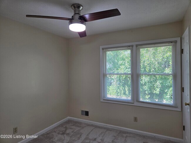 Building Photo - 4204 Holly Tree Dr