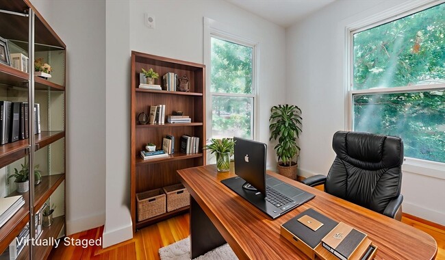 Building Photo - 21 Regent Cir