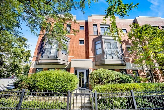 Primary Photo - 948 W 15th Pl