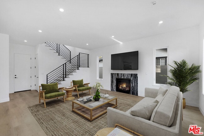 Building Photo - 3137 Curts Ave