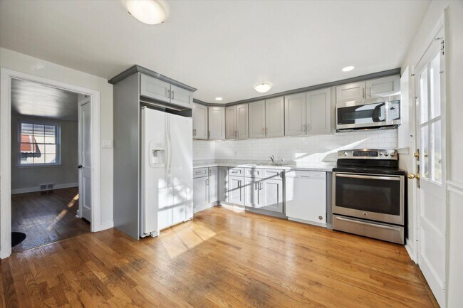 Building Photo - Beautiful 3BD/1BA Cape Cod in Broomall!