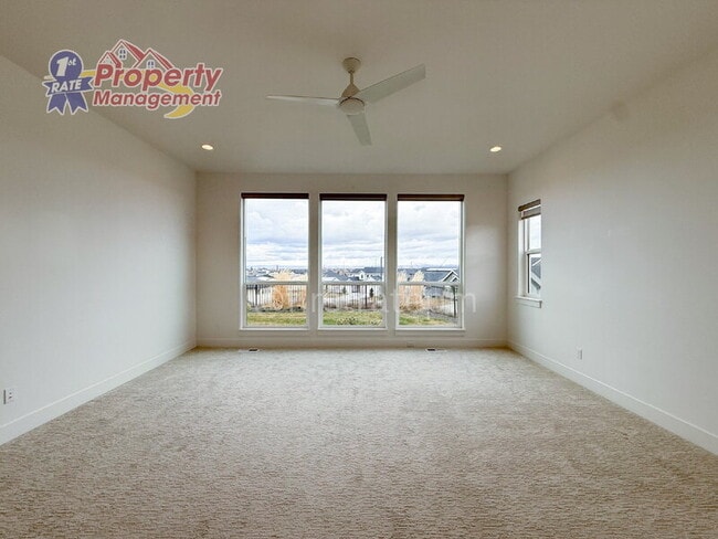 Building Photo - 3024 E Parulo Dr