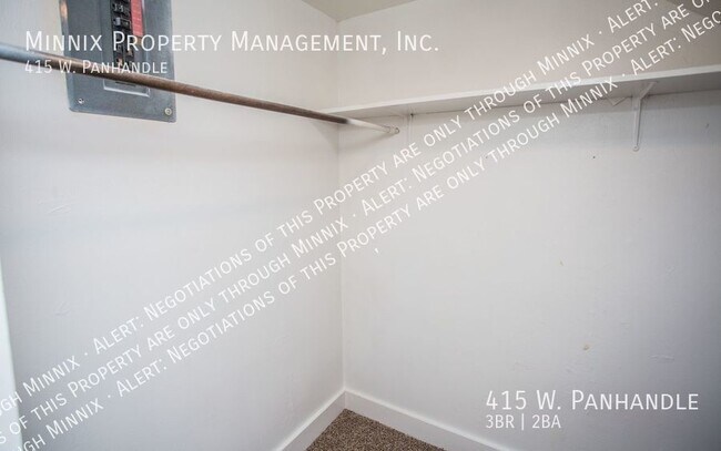 Building Photo - 415 W. Panhandle St.