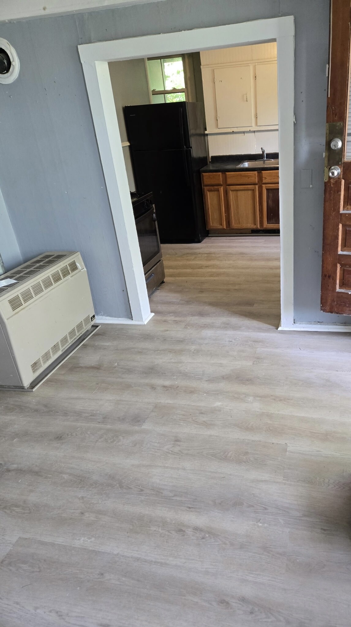 Building Photo - 454 Colchester Ave