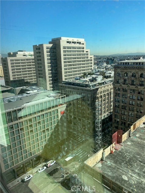 Building Photo - 400 S Broadway