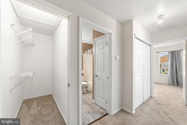 Building Photo - 4402 Aberdeen Ln