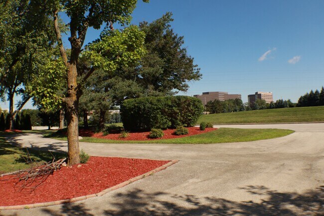 Building Photo - 44 Kingston Dr