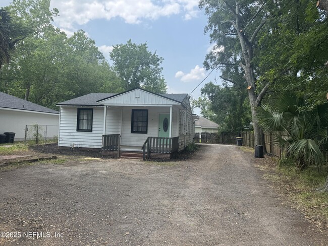Building Photo - 3535 Rosselle St