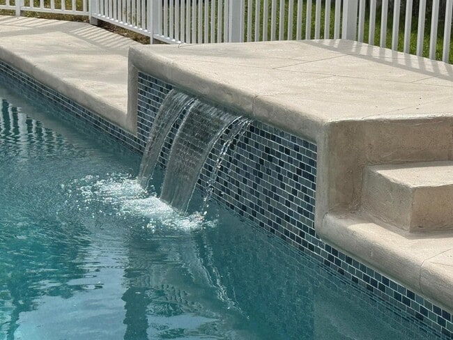 Building Photo - 969 Meadow Ave