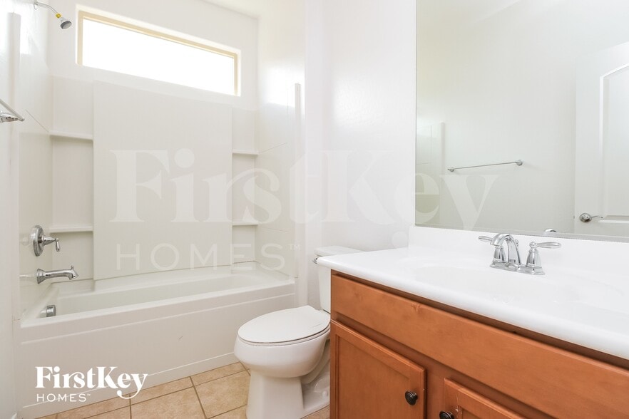 Building Photo - 925 W Danish Red Trail