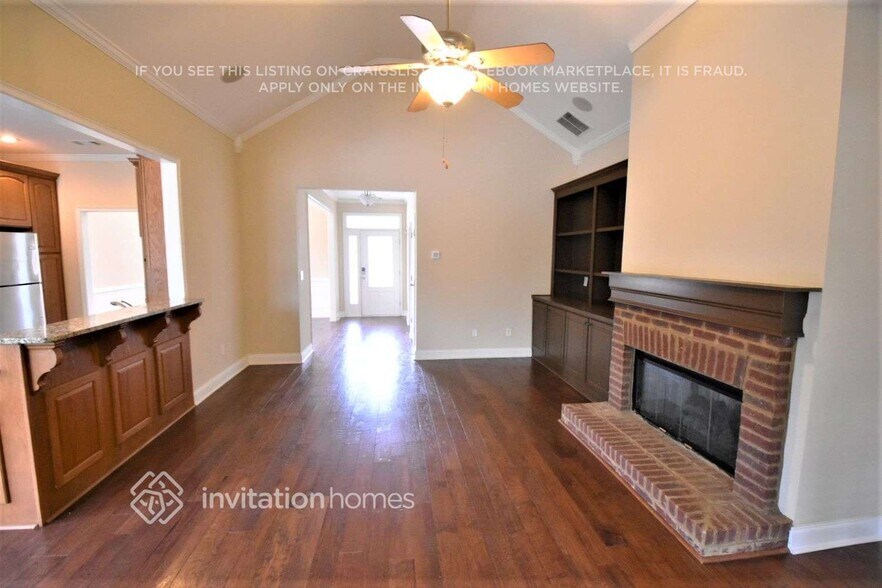 Building Photo - 9207 Golfview Cir