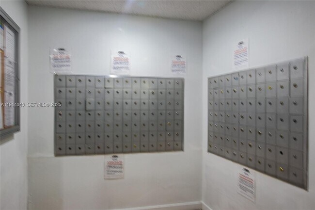 Building Photo - 137 Golden Isles Dr