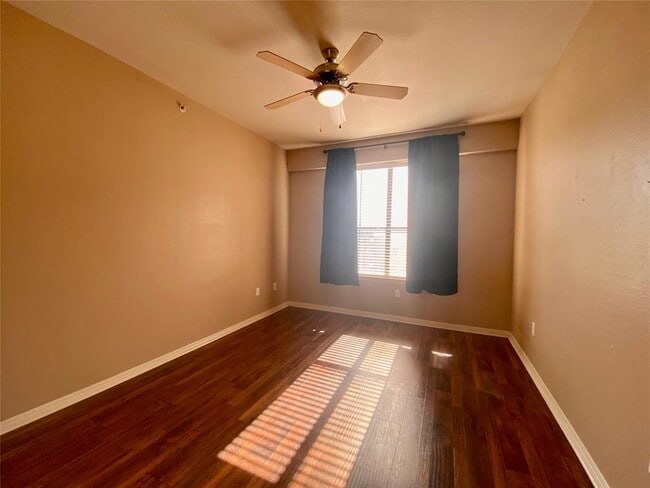 Building Photo - 2505 San Gabriel St