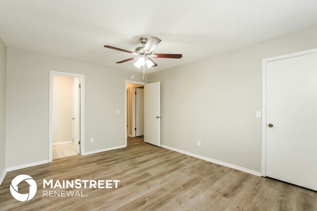 Building Photo - 806 Arlington Dr