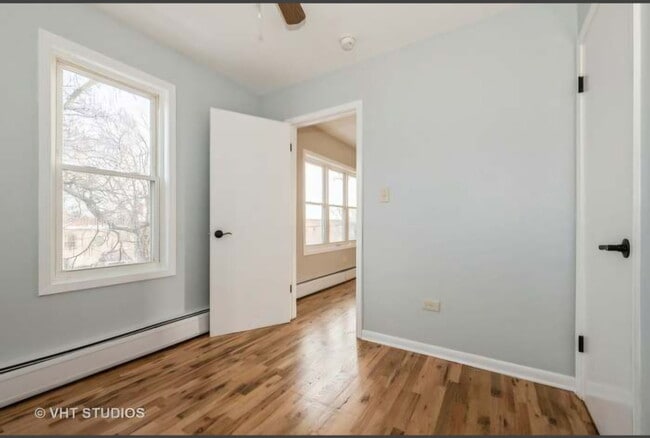 Building Photo - 1133 Beloit Ave