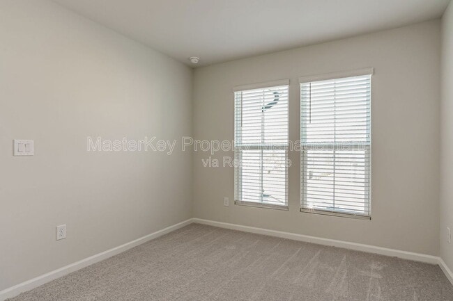 Building Photo - 3115 Carpenter Rd