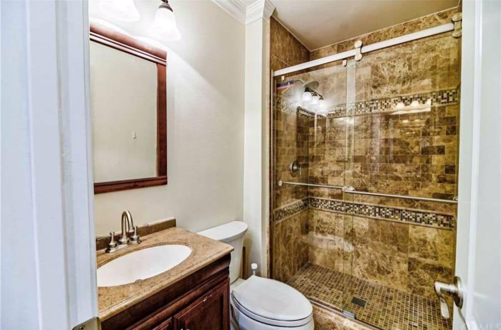 Building Photo - 6526 Ocean Crest Dr