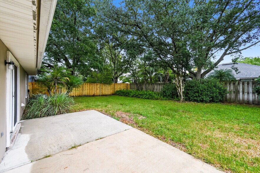 Building Photo - 552 Sparrow Branch Cir