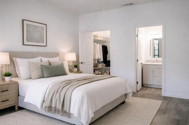 Building Photo - 9600 Royal Ln