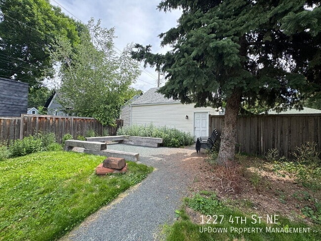 Building Photo - 1227 4th St NE