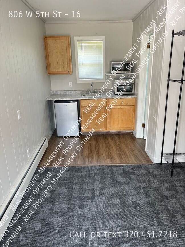 Primary Photo - 806 W 5th St