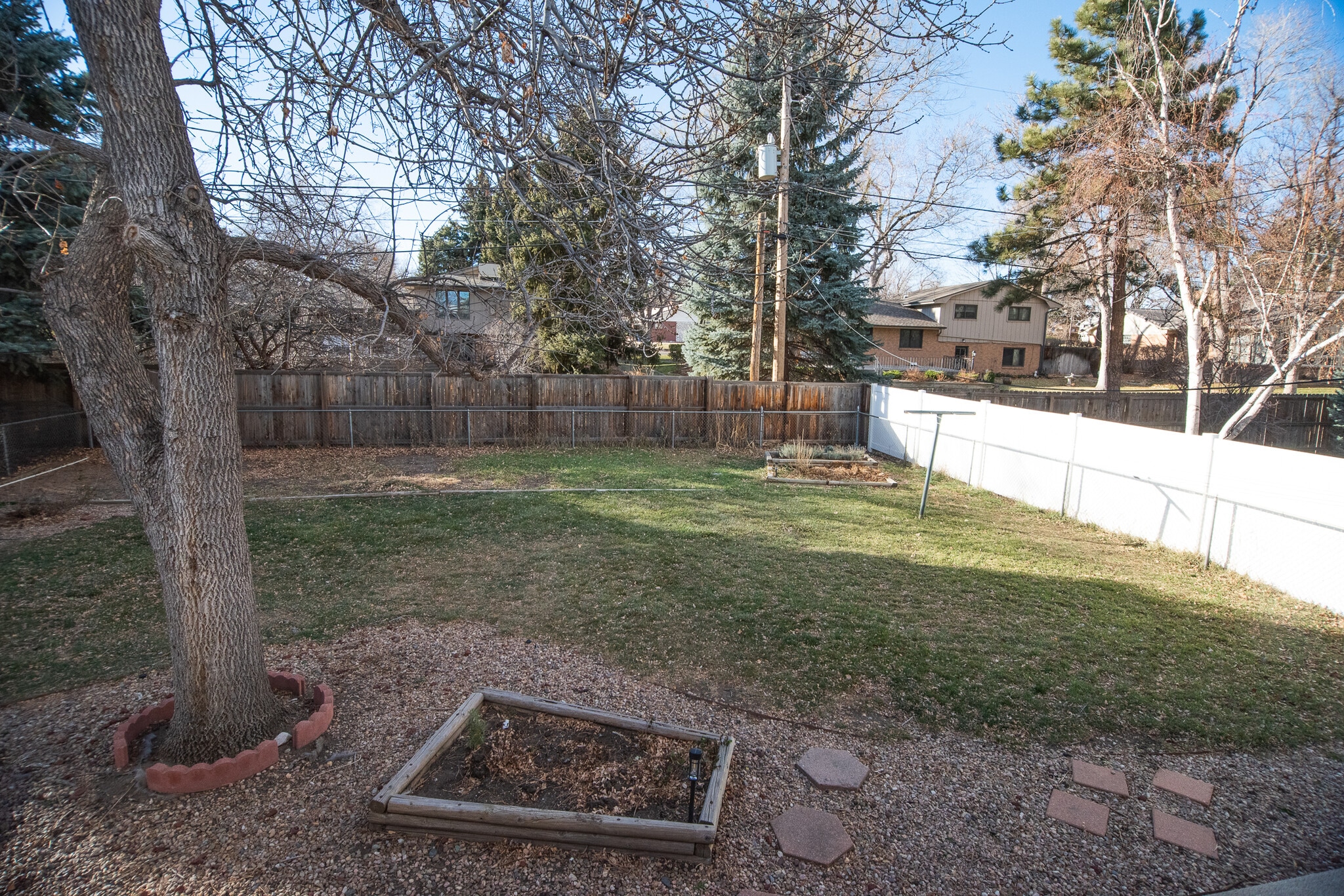 Building Photo - 9 Paramount Pky