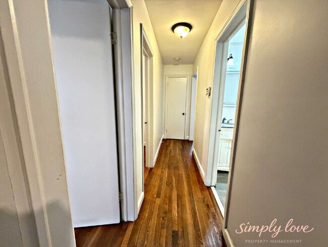 Building Photo - 4526 Albion Rd