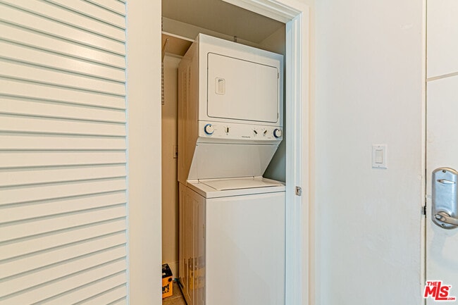 Building Photo - 1101 S Harvard Blvd