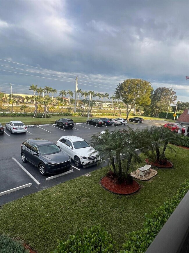 Building Photo - 1400 SW 124th Terrace