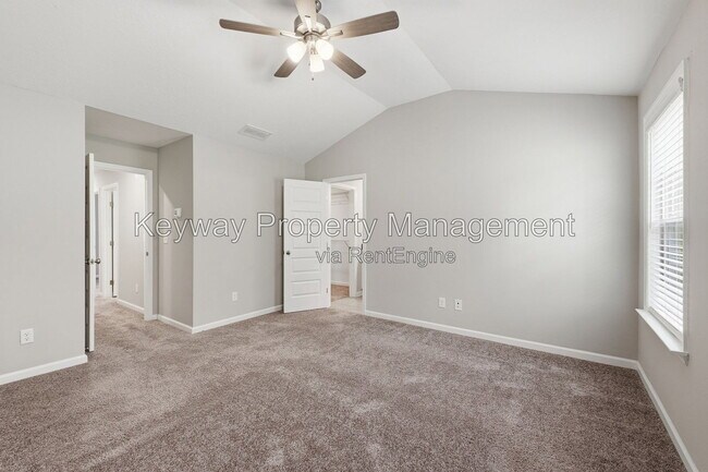 Building Photo - 228 Linsmore Ave