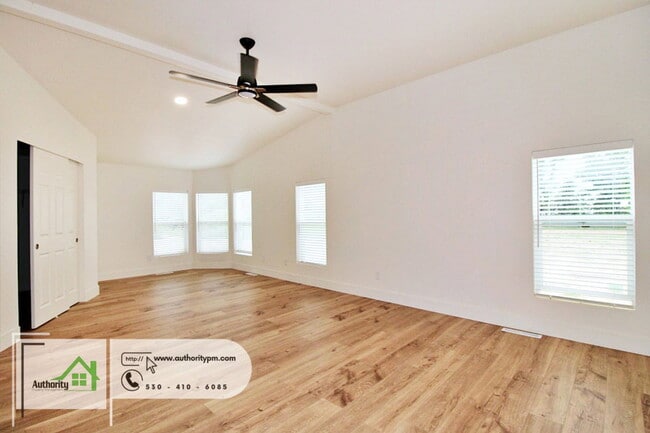 Building Photo - 22190 Vallotton Ln