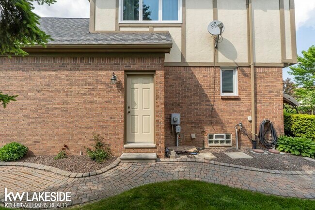 Building Photo - 47898 Lamplighter Trail