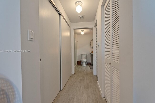 Building Photo - 321 NE 26th St