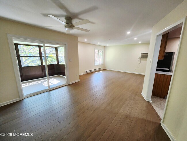 Building Photo - 26 Meadow Green Cir