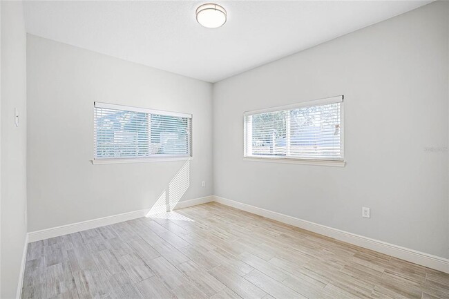 Building Photo - 2605 S Lincoln Ave