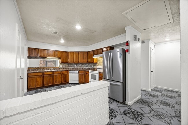 Building Photo - 7226 Ridgeberry Dr