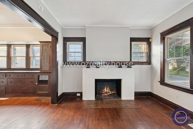 Building Photo - 1525 Waverly Ave