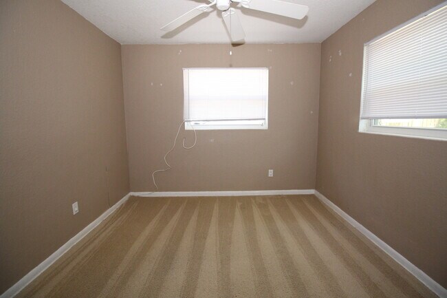 Building Photo - Clearwater home