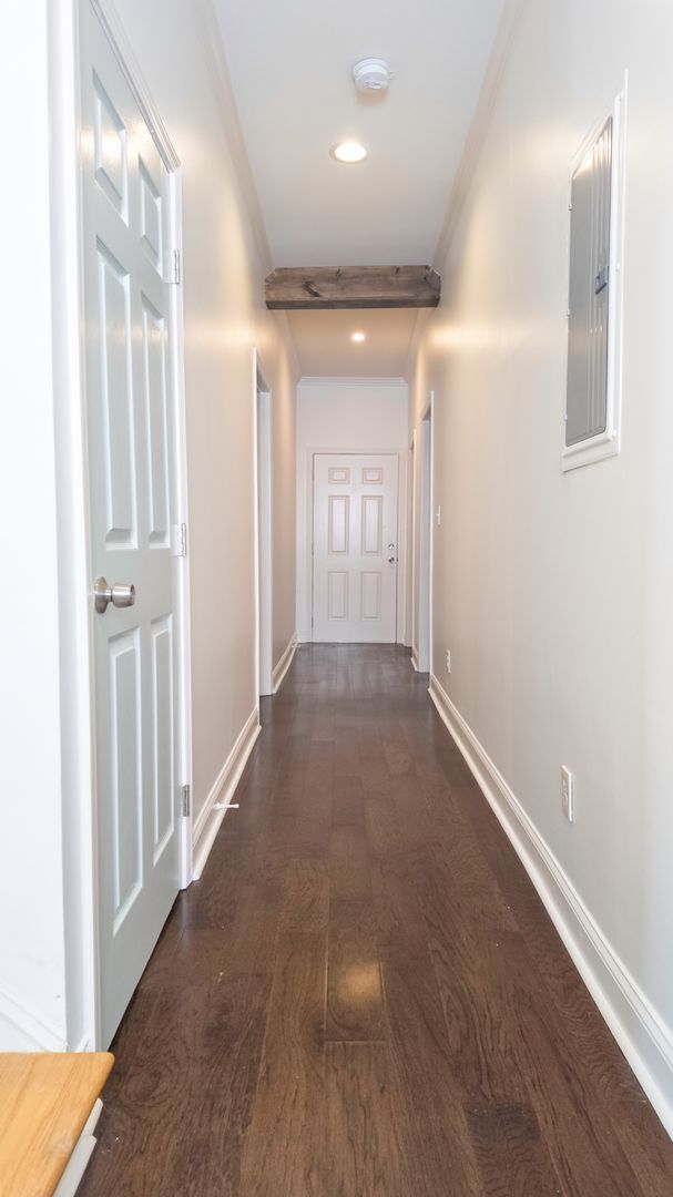 Building Photo - Spacious 4/3.5 w/ Master on Main and Fully...